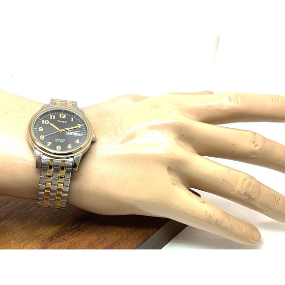 Timex Men's Watch T26481 Quartz 35mm Gray Dial Indiglo Two Tone Stretched Band - Picture 4 of 14